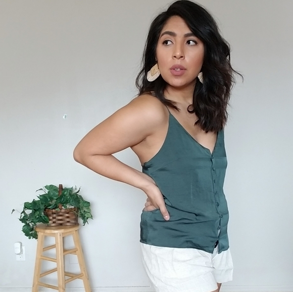 𝘽𝙊𝙂𝙊| FOREST DREAMS GREEN SILKY CAMI TOP - Picture 6 of 9